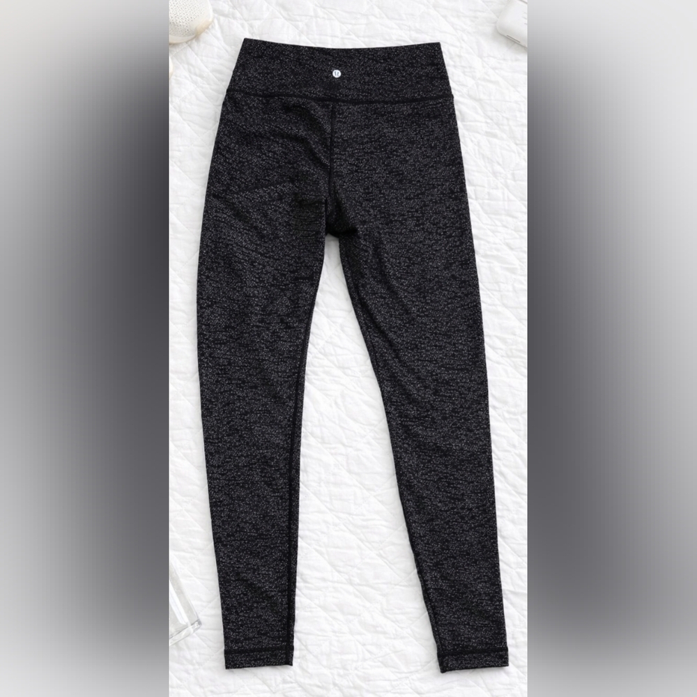 Lululemon Cropped Leggings – Size 8, Black & White, Like New